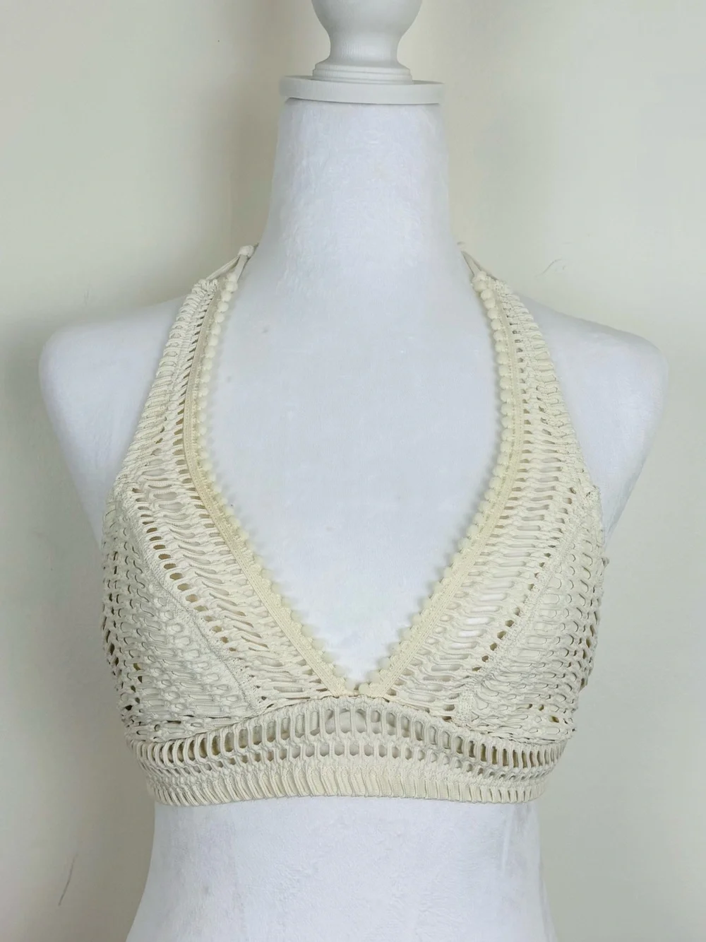 Robin Piccone Ivory Crochet Halter Bikini Top Resort Swim. Small